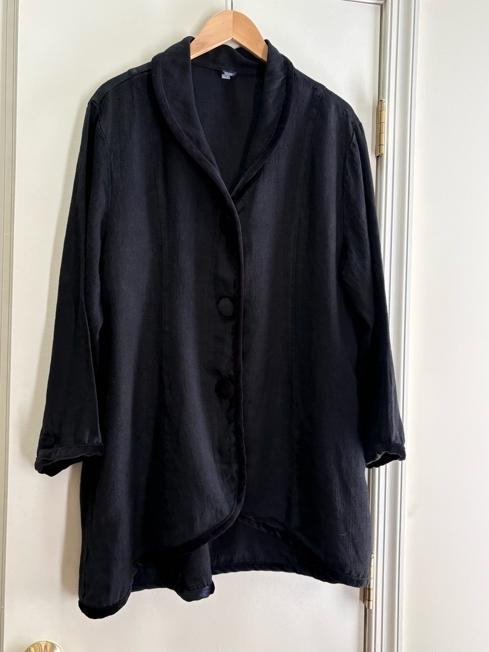 LIV Black Button-Front Linen Jacket w Velvet Trim